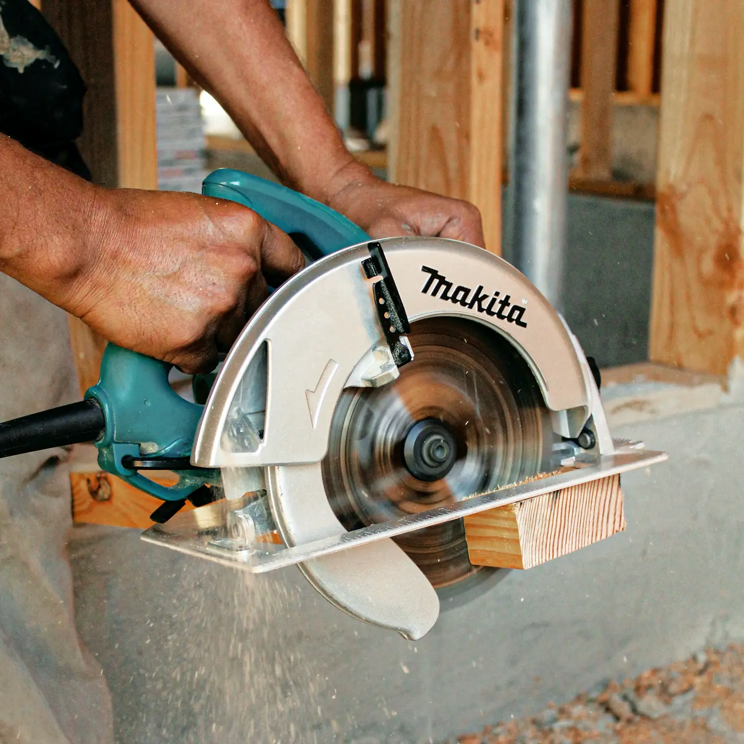 Sierra circular 7-1/4″ - Hover